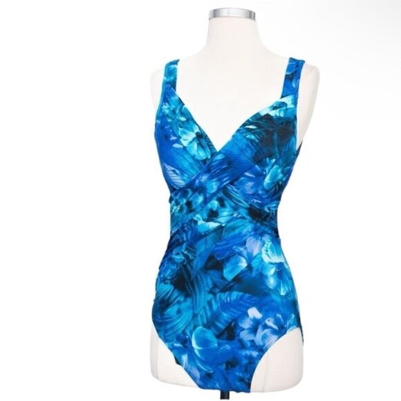 Miraclesuit NWT Sous Marine Revele One Piece
Swimsuit in Blue Multi Size 10 $190 - Picture 7 of 12